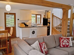 Open plan living/dining room/kitchen | Dove Cottage, Ampney Crucis, nr. Cirencester