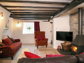 Living area with wood burner | Tyn Y Ffordd, Llanymawddwy near Dolgellau