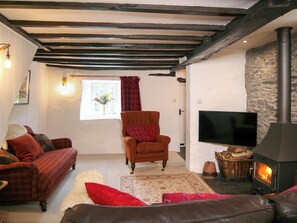 Living area with wood burner | Tyn Y Ffordd, Llanymawddwy near Dolgellau