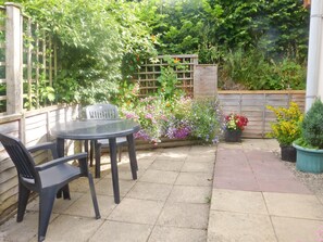 Sitting-out-area | The Garden Lodge, Llanfair Waterdine, nr. Knighton