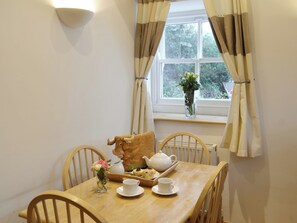 Dining Area | Meadow Cottage, Tregeseal, nr. St Just