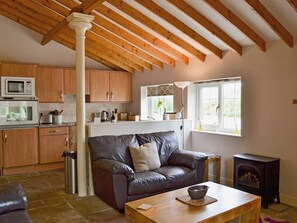 Open plan living/dining room/kitchen | Newbiggin Gardens - Magpie Cottage, Filey