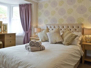 Double bedroom | Cliff Railway Apartment, Aberystwyth
