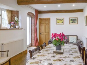 Characterful dining area within kitchen | The Granary Barn - Ash Farm Barns, North Willingham, near Market Rasen