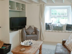 Well presented living room | Gumburnville, Helstone, near Camelford