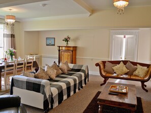 Living room/dining room | Ladwood Farm - The Old Barn, Acrise, nr. Folkestone