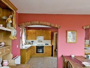 Kitchen/diner | Ye Olde Smithy, Kennythorpe near Malton