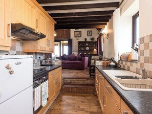 Gally style kitchen | Sky Lark, Weybourne