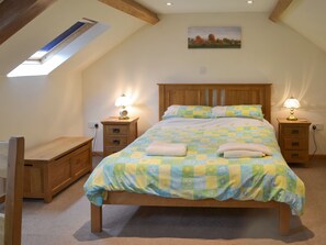 Comfortable double bedroom | Clyst William Barn - Little Clyst William Farm Cottages, Plymtree, near Cullompton