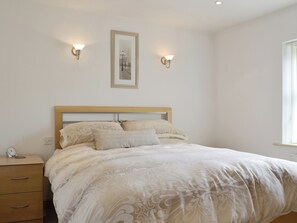 Relaxing en-suite double bedroom | Mickle Hill Mews, Gargrave, near Skipton