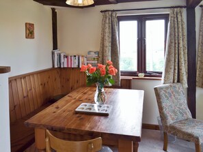 Open plan living/dining room/kitchen | Weach Barton Granary, Westleigh, nr. Instow