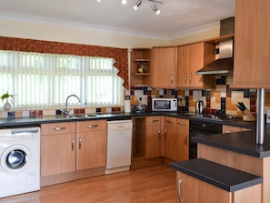 Spacious kitchen and dinig room | Bridge End Farm, Frosterley