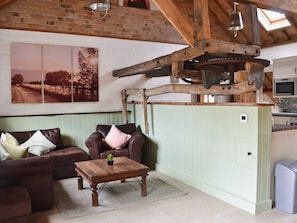 Open plan living/dining room/kitchen | Milton End Farm Barns - The Chaff House, Arlingham, nr. Frampton-on-Severn