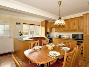 Kitchen and dining area | Molly’s Cottage, Glenridding