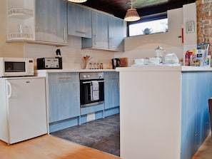 Open plan living/dining room/kitchen | Trailor Cottage, Weybourne 