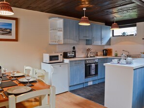 Open plan living/dining room/kitchen | Trailor Cottage, Weybourne 