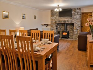 Living room/dining room | Ysgubor Wen, Burry Port, nr. Llanelli