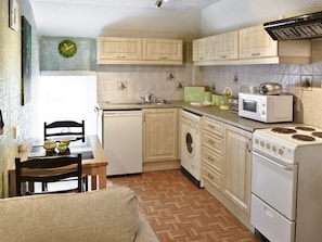 Open plan living/dining room/kitchen | Rosecraddoc Manor - Gamekeepers, Liskeard