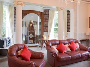 Living room | Foulston Apartment - Rosecraddoc Manor, Liskeard