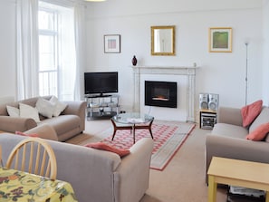Spacious living/dining room | St Mary’s House, Penzance