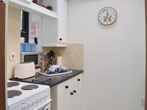 Well equipped galley-style kitchen | The Old Blacksmiths, Burnham Market