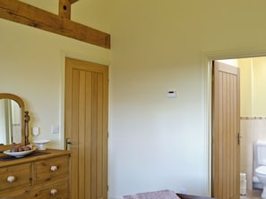 Double bedroom | Buttercup Cottage, Ripley near Harrogate