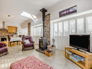 Living area | The Old Stables - Emmock Farm Cottages, Tealing, near Dundee