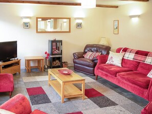 Living area | Little Content Farm Cottage - Burnuick Farm Cottages, Gunwalloe, near Helston