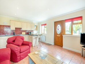 Open plan living space | Dairy Cottage - Linley Farm Cottages, St Osyth