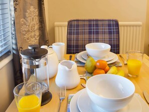 Living room/dining room | Quince Cottage - Bridge House Cottages, Corbridge, near Hexham