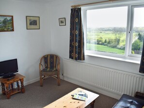 Cosy living room | Moles Leap, Brading