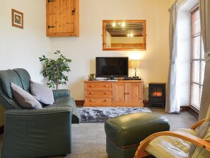 Open plan living space | Beudy Bach - Parciau Farm Cottages, Caernarfon
