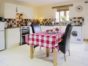 Kitchen/diner | Netherton Farm - Hawthorn, Hartland, nr. Bideford