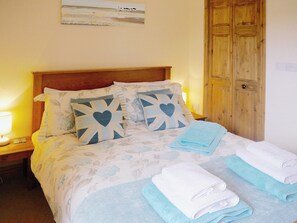 Double bedroom | Hawthorn - Netherton Farm, Hartland, near Bideford