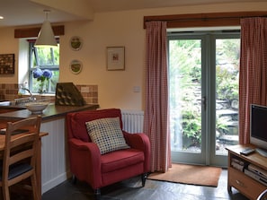 Open plan living space | Cil Y Felin, Beddgelert, near Caernarfon