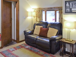 Open plan living/dining room/kitchen | Yew Tree Bothy, Holymoorside, nr. Chesterfield