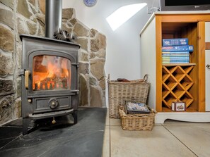 Warming woodburner | Apple Tree Cottage - Emmock Farm Cottages, Tealing, near Dundee