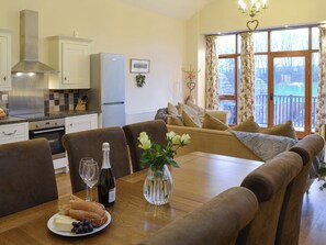 Convenient open-plan living space | Barn Owl - Eastleigh Barton, Eastleigh, near Bideford