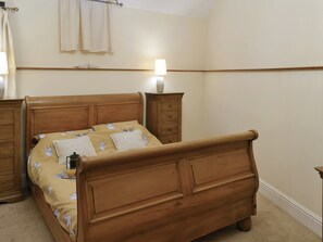 Relaxing double bedroom | Barn Owl - Eastleigh Barton, Eastleigh, near Bideford