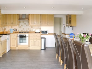 Large, well equipped kitchen/ diner | Samphire, Brixham