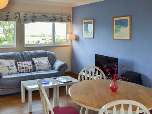 Open plan living space | Treyarnon - Treginegar Cottages, St Merryn, near Padstow