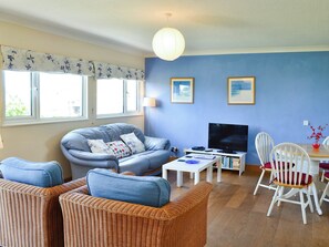 Open plan living space | Treyarnon - Treginegar Cottages, St Merryn, near Padstow