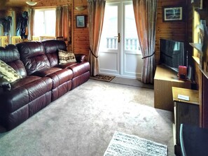 Large open plan sitting area | Bewick Lodge - Burnside Park - Burnside Park, Keswick