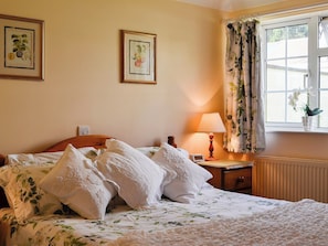 Double bedroom | Cider Press Cottage, Oldcroft, Lydney