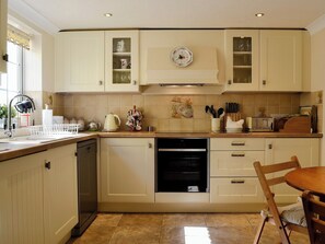 Kitchen/diner | Cider Press Cottage, Oldcroft, Lydney