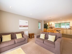 Open plan living space | The Valley - The Haven - The Valley Cottages, Carnon Downs, near Truro