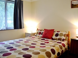 Double bedroom | Greenmeadow Bungalow, Llanon, nr. Aberaeron