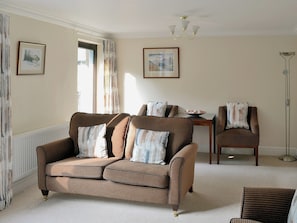 Spacious living room | Tottlebank - The Falls - The Falls, Ambleside