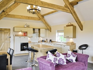 Open plan living/dining room/kitchen | Y Bwthyn, Tavernspite