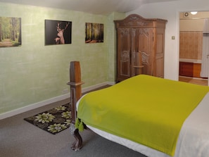 Double bedroom | Caradon Apartment - Rosecraddoc Manor, Liskeard